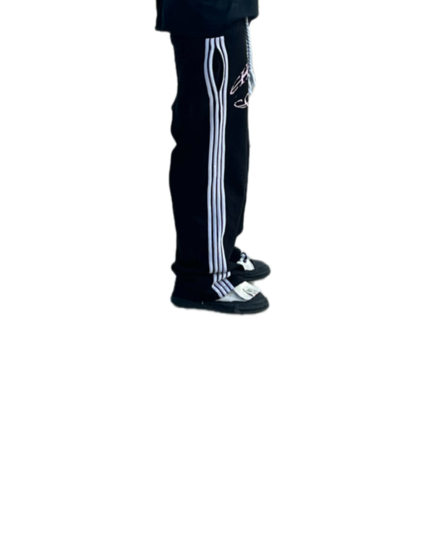 “CHASINGCONTROL”SWEATS