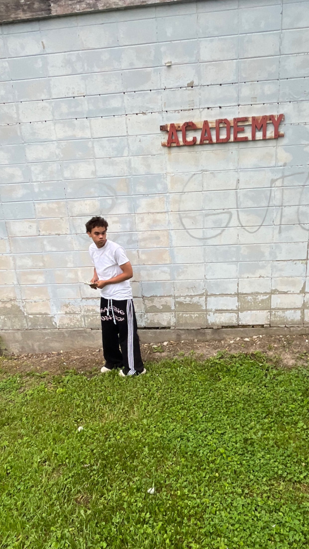 “CHASINGCONTROL”SWEATS